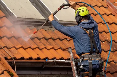 Démoussage et hydrofuge de toiture à Romagné